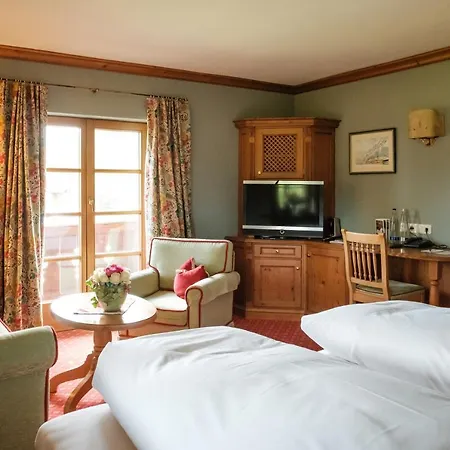 Christl Am Hotel Bad Wiessee
